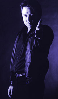 hicks-pointing-clr.jpg