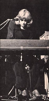 Rick playing a black Wurlitzer 200A (live 1974)